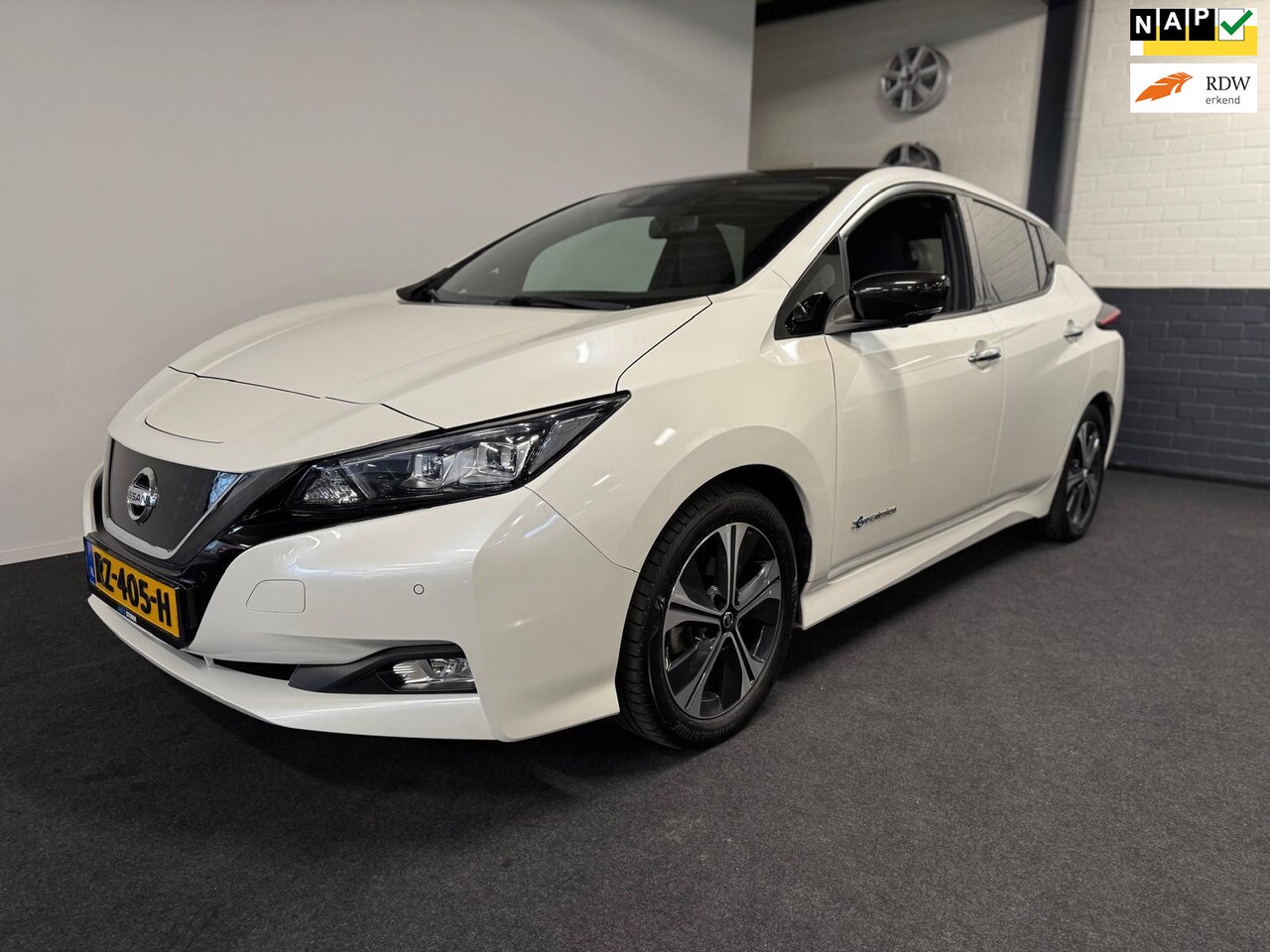 Nissan LEAF - Tekna 40 kWh / Goed onderhouden auto! - AutoWereld.nl