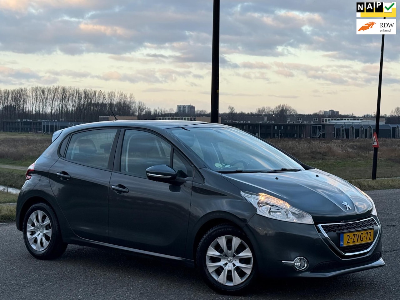 Peugeot 208 - 1.6 BlueHDi Active Airco/Navi/Cruise/Nap/Boekjes - AutoWereld.nl