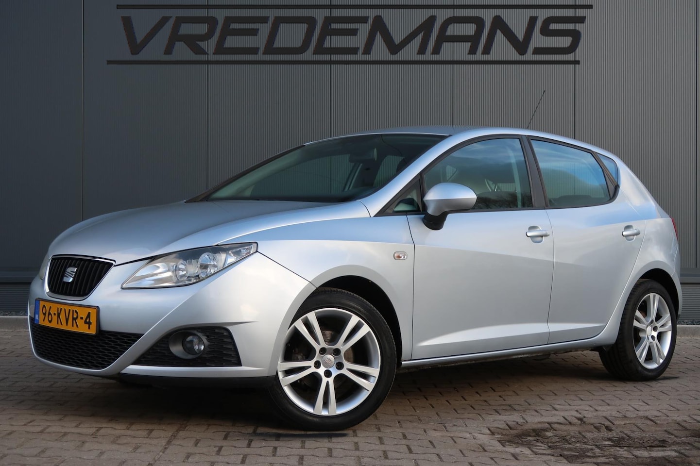 Seat Ibiza - 1.6 Style AUTOMAAT - AutoWereld.nl