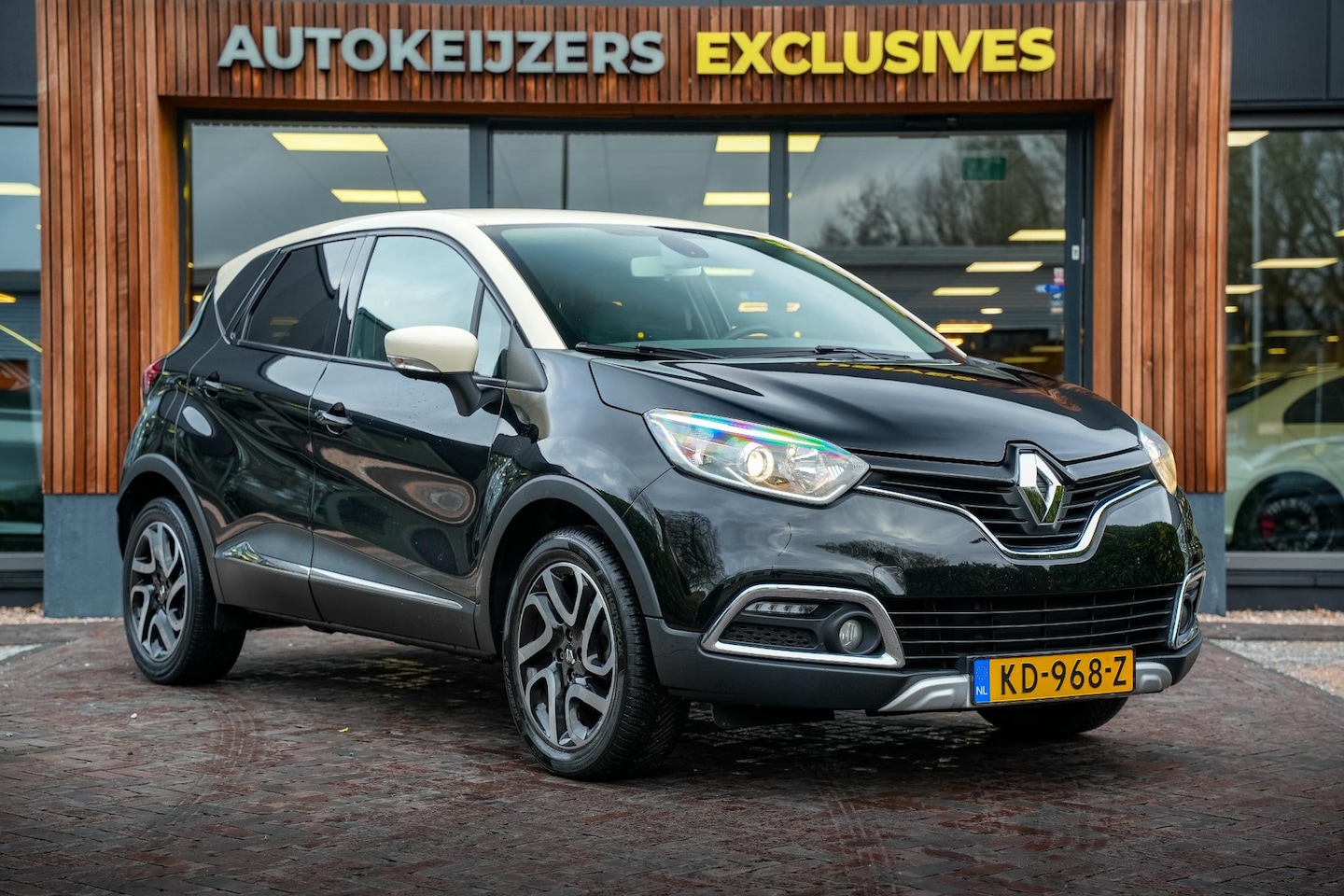 Renault Captur - 0.9 TCe Xmod Leer Keyless Navigatie Camera Cruise Clima Stoelverw. - AutoWereld.nl