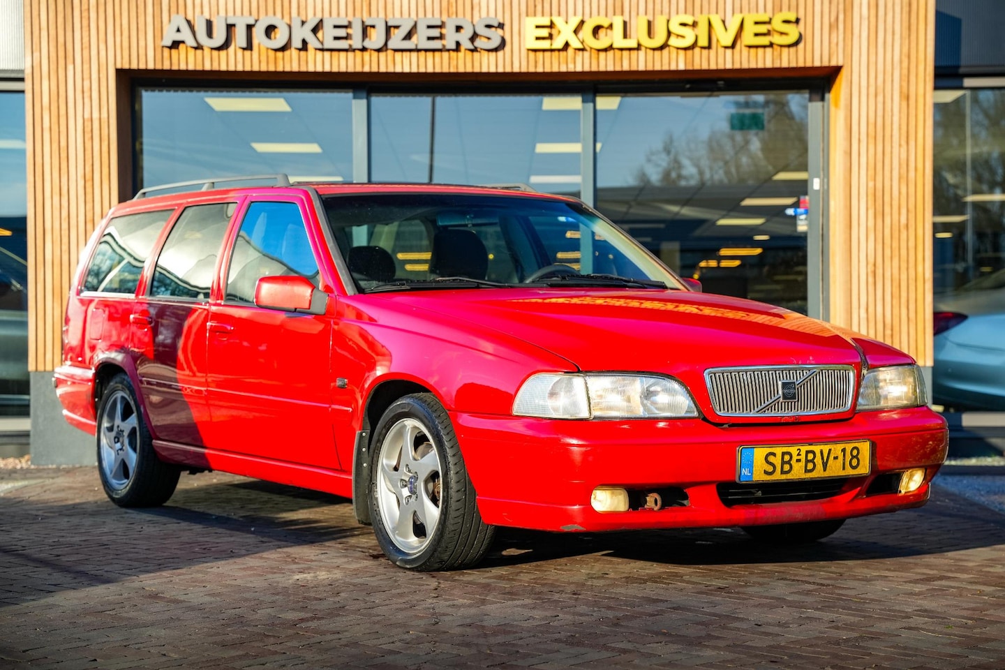 Volvo V70 - 2.5-20V Exclusive stoelverwarming schuifkanteldak trekhaak - AutoWereld.nl