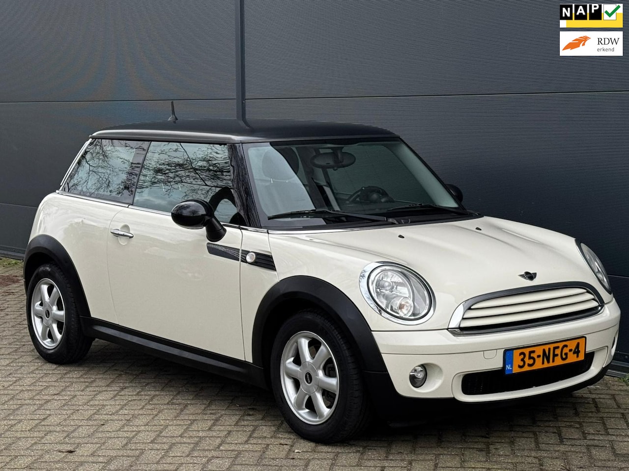 MINI One - Mini 1.6 MINIMALIST Business Line NAVI CRUISE AIRCO BOEKJES NIEUW STAAT - AutoWereld.nl