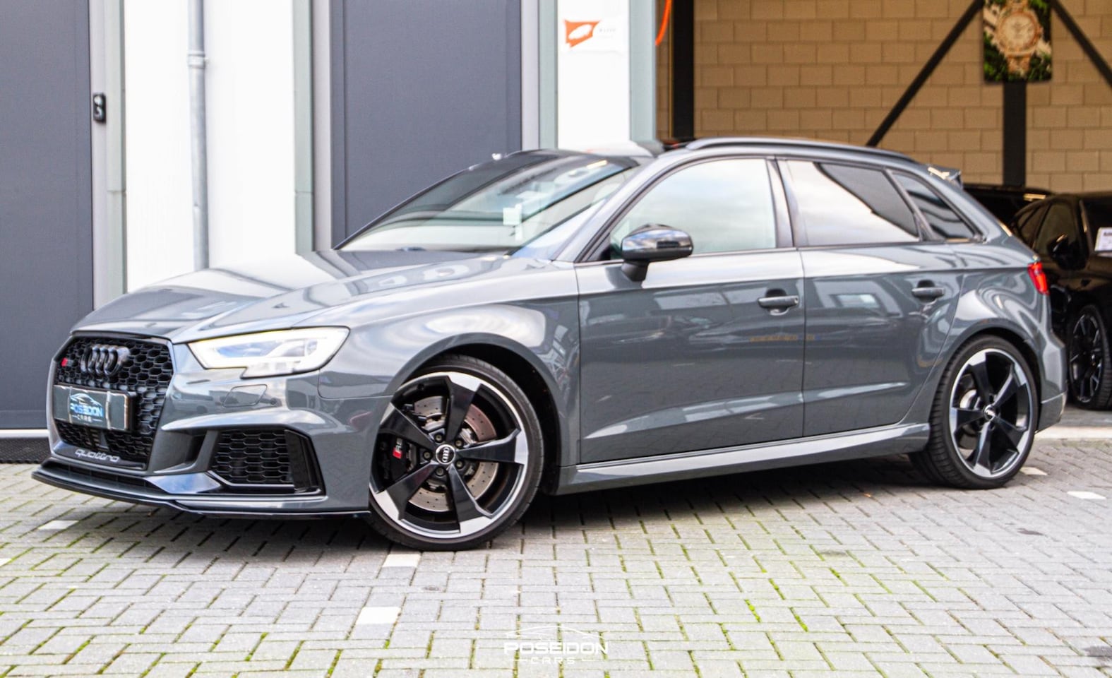 Audi RS3 - Sportback 2.5 TFSI QUATTRO NANOGREY | PANO | LEER | VIRTUAL | A.CAMERA | DEALER ONDERHOUDE - AutoWereld.nl