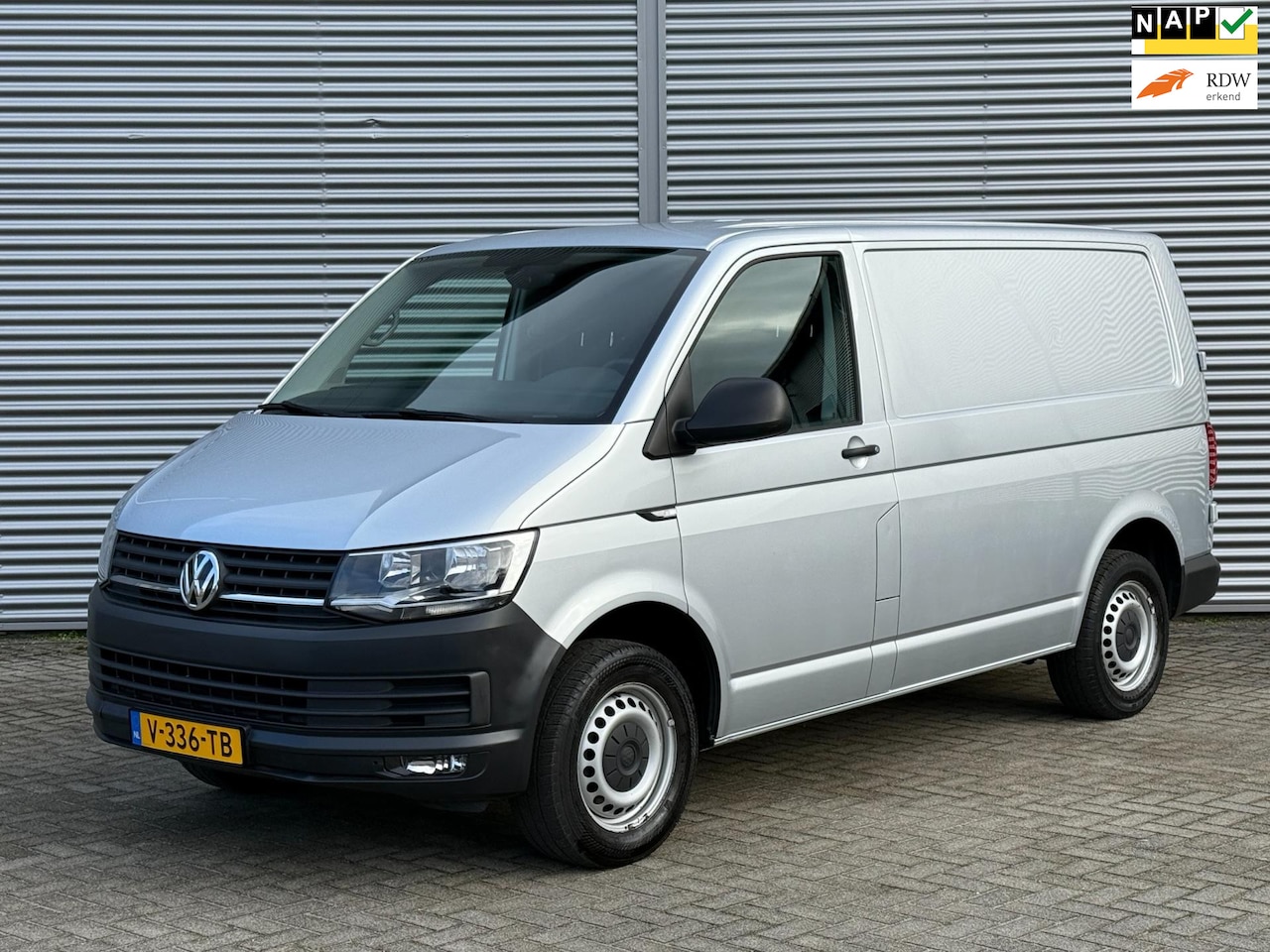 Volkswagen Transporter - 2.0 TDI L1H1 Highline Airco/ Navi/ Cruise/ PDC/ - AutoWereld.nl