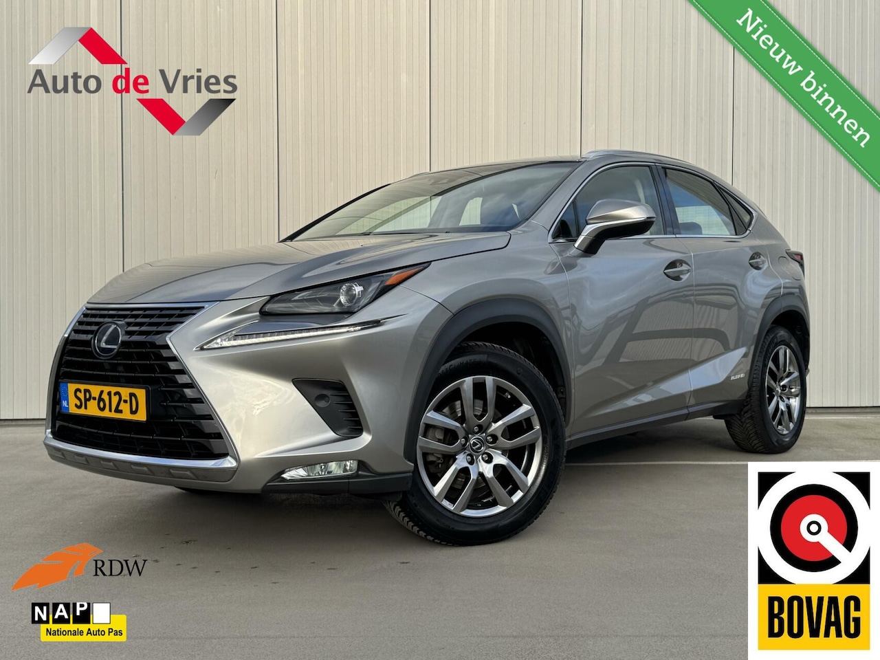 Lexus NX - 300h AWD Business Line|Facelift|NL-Auto|LED - AutoWereld.nl