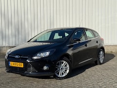 Ford Focus - 1.0 EcoBoost Titanium Trekhaak, Airco, CruiseControl, 5Deurs, ElektrischeRamen, Apk tot 11