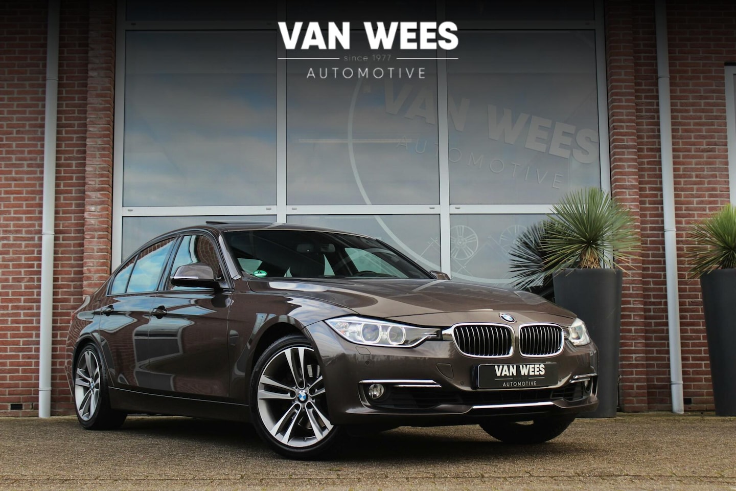 BMW 3-serie - 328i F30 High Executive Luxury-Line | 245 pk | NL auto | Automaat | Schuifdak | Xenon | Le - AutoWereld.nl