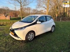 Toyota Aygo - 1.0 VVT-i x-play veel opties