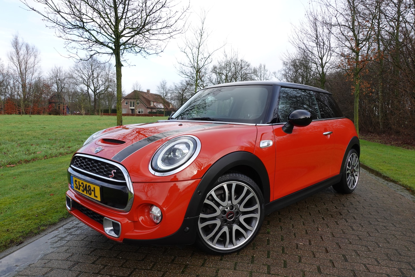 MINI Cooper S - Mini 2.0 Chili | John Cooper Works Edition | NL Auto | LED | Stoelverwarming | Camera | Sf - AutoWereld.nl