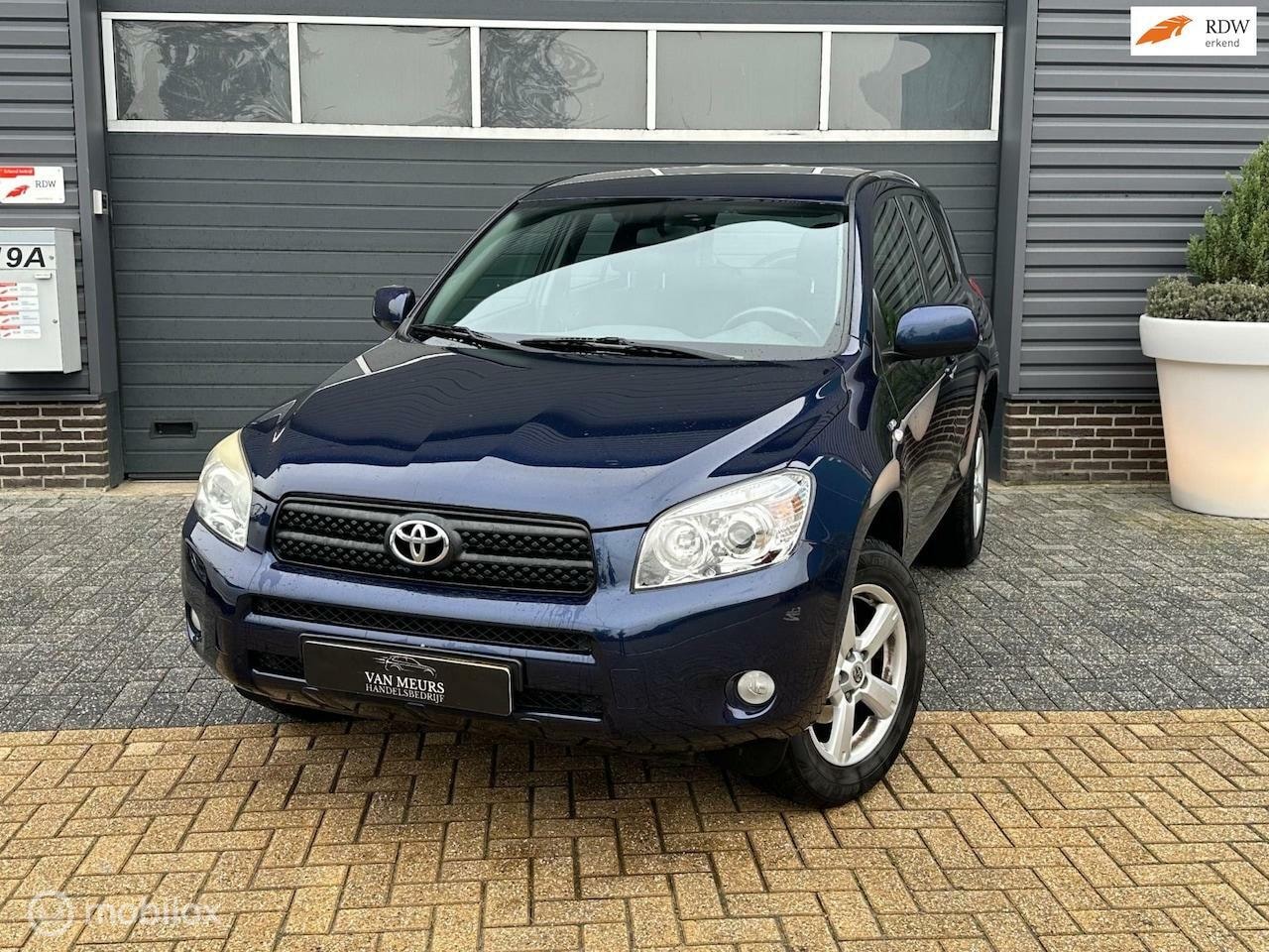 Toyota RAV4 - 2.2 D4D Linea Sol 2.2 D4D Linea Sol, airco, trekhaak, 4x4, apk 2-2026 - AutoWereld.nl