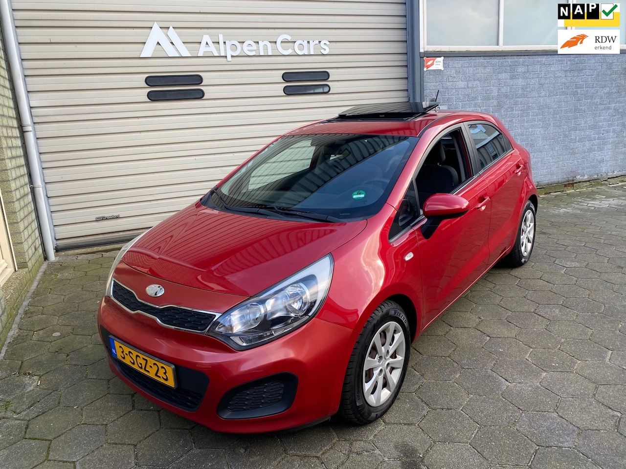 Kia Rio - 1.2 CVVT Comfort Pack / NAP / PANO / Airco / APK 02-2026 - AutoWereld.nl