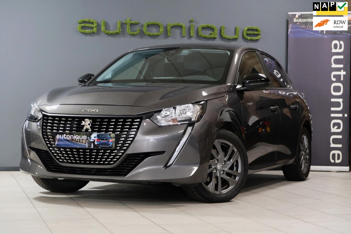 Peugeot 208 - 1.2 PureTech Allure |39.250km| Navigatie*Diamant Grille*Automaat - AutoWereld.nl