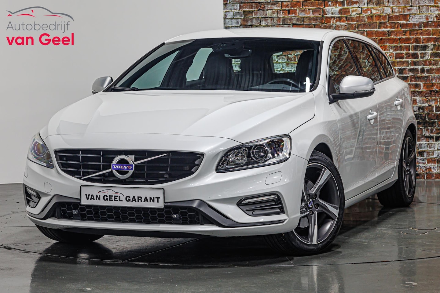 Volvo V60 - 2.0 D3 Nordic+ I Rijklaarprijs - AutoWereld.nl