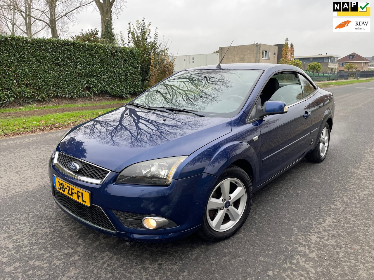 Ford Focus Coupé-Cabriolet - 2.0-16V Titanium NAP/LEER/CLIMA/APK - AutoWereld.nl