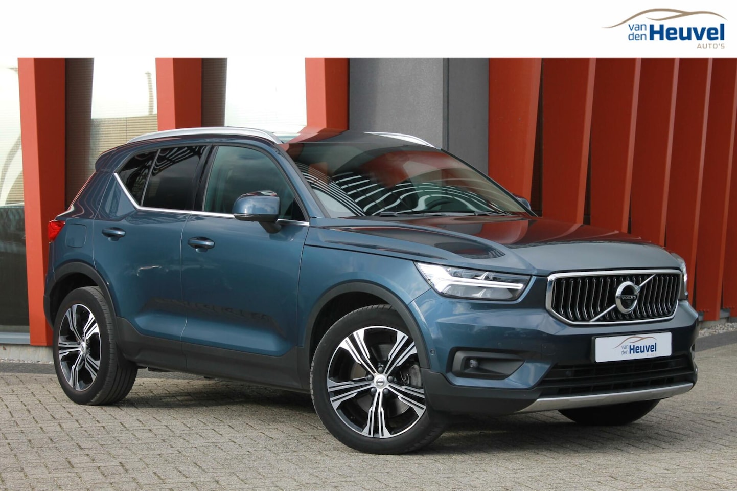 Volvo XC40 - T5 Recharge Inscription | Panoramadak | Leder | Stoelverwarming | 360° Camera | BLIS | Pil - AutoWereld.nl