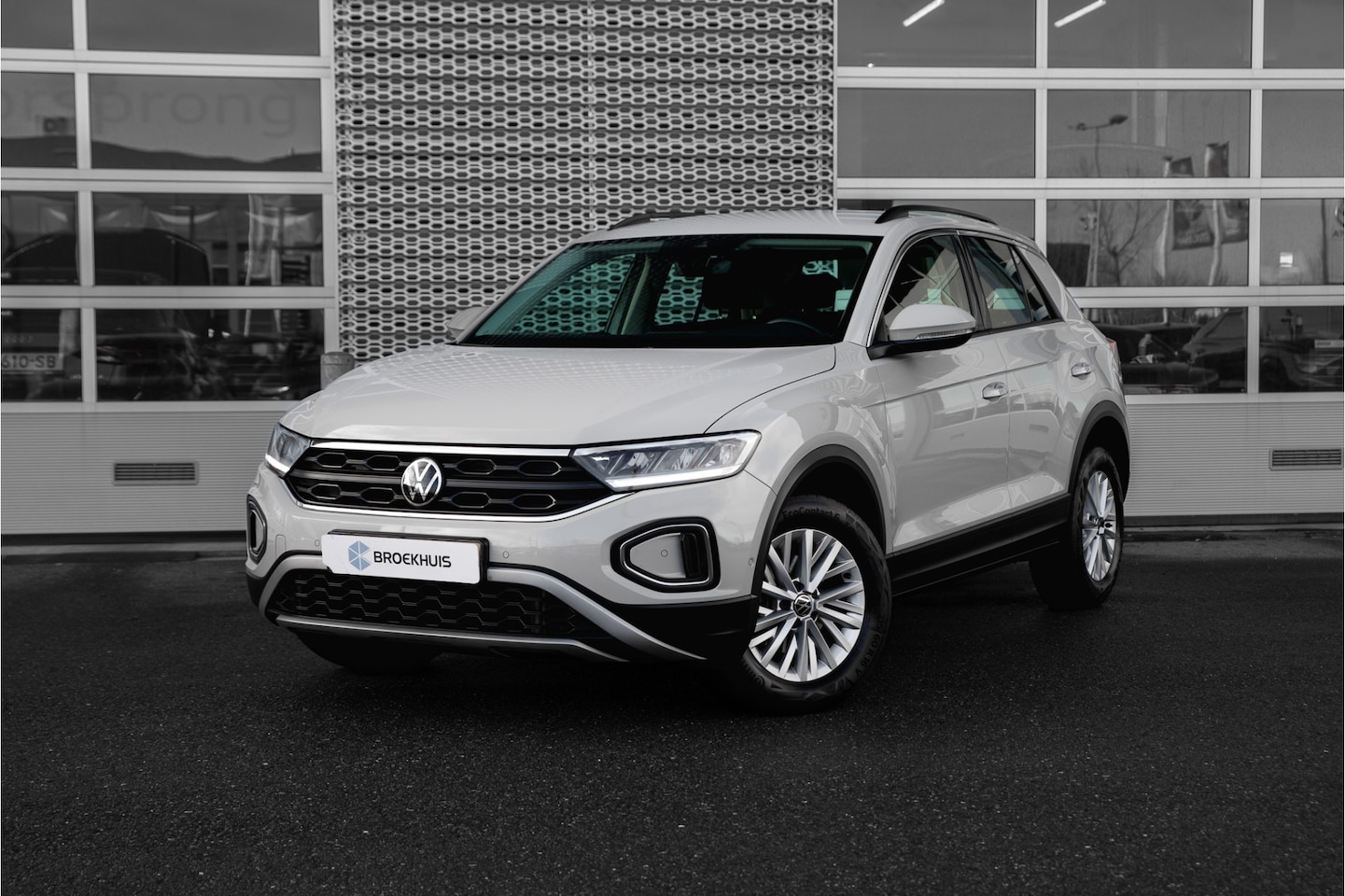 Volkswagen T-Roc - Life 1.0 TSI 110 PK | Navigtaie | Adapt. Cruise | Carplay - AutoWereld.nl