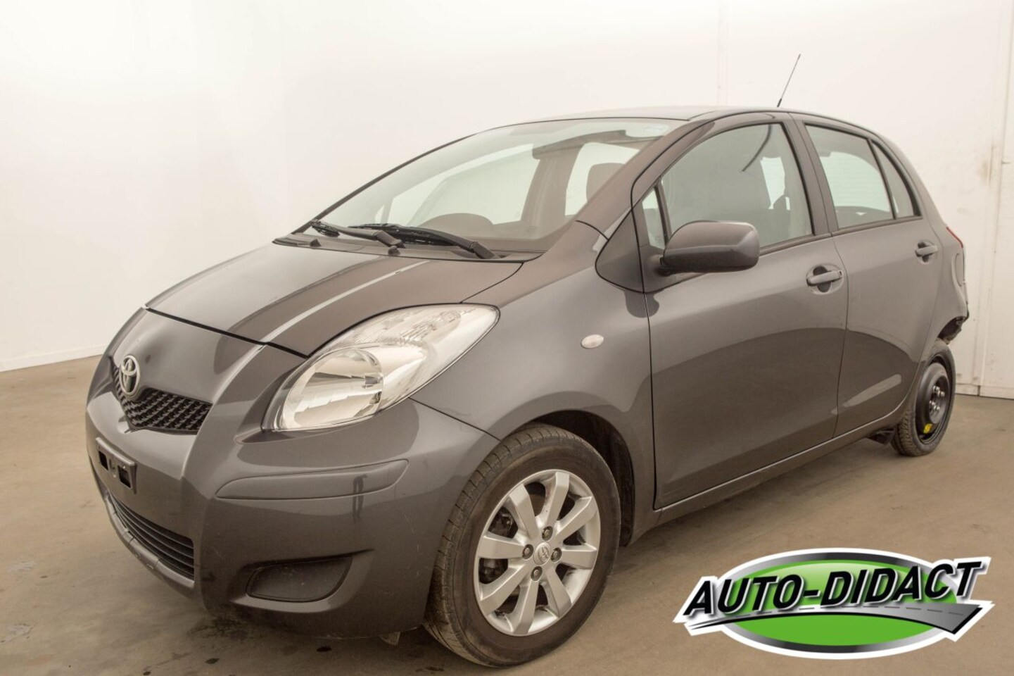 Toyota Yaris - 1.3 VVT-i 32.391 km - AutoWereld.nl