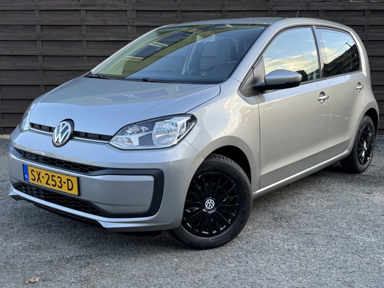 Volkswagen Up! - 1.0 BMT Move Up! S&S / BT-audio / Airco / NL-auto - AutoWereld.nl