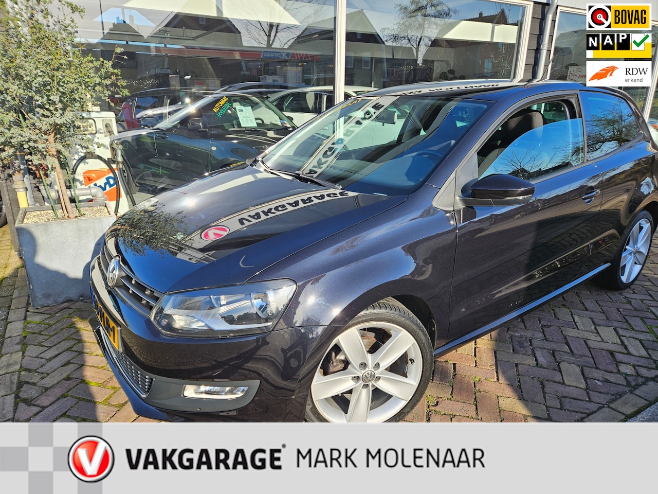 Volkswagen Polo - 1.2 TSI Highline 1.2 TSI Highline,automaat,lage km - AutoWereld.nl