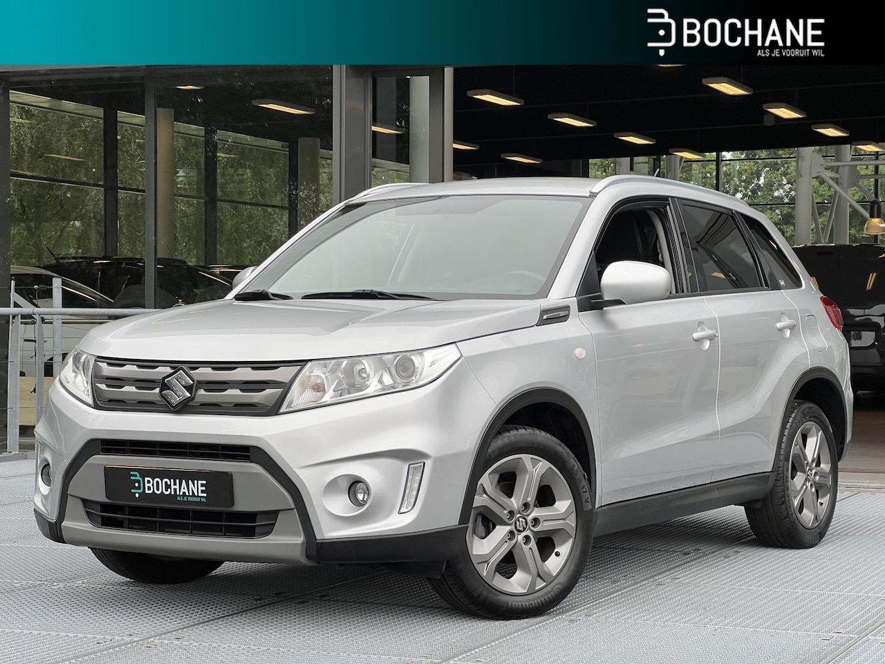 Suzuki Vitara - 1.6 Exclusive Automaat | Afneembare trekhaak | Navigatie - AutoWereld.nl