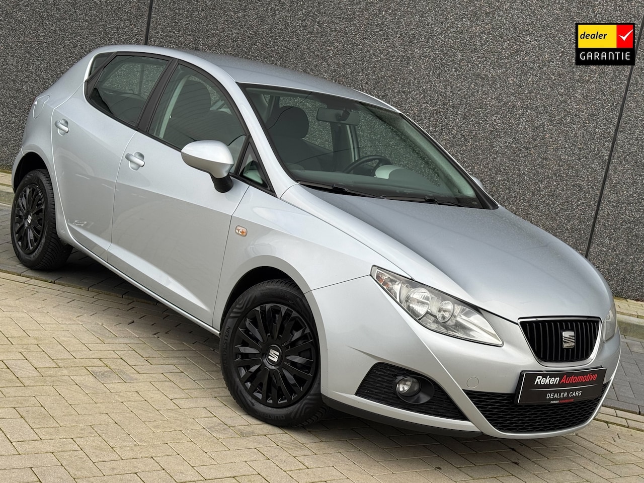 Seat Ibiza - 1.6 Sport 105PK Cruisecontrole Stoelverwarming Ac - AutoWereld.nl