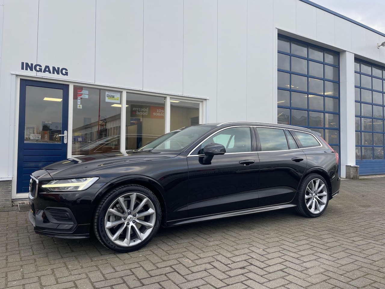 Volvo V60 - 2.0 T5 Momentum 2.0 T5 Momentum - AutoWereld.nl