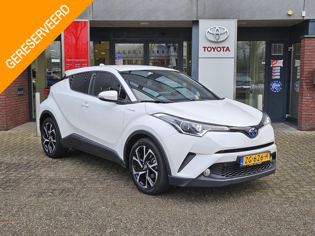 Toyota C-HR - 1.8 Hybrid Dynamic NL-AUTO NAVI AD-CRUISE KEYLESS LM-VELGEN ACHTERUITRIJCAMERA - AutoWereld.nl