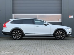 Volvo V90 Cross Country - 2.0 D4 Geartronic-8 /Pilot Assist/Aut.inparkeren/Trekhaak/Adap CC/Winterline/21inch/Dealer