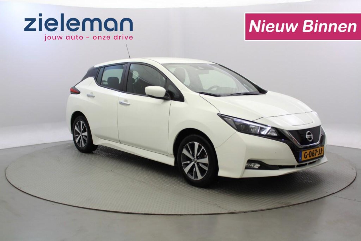 Nissan LEAF - Acenta 40 kWh - Navi, Camera - AutoWereld.nl