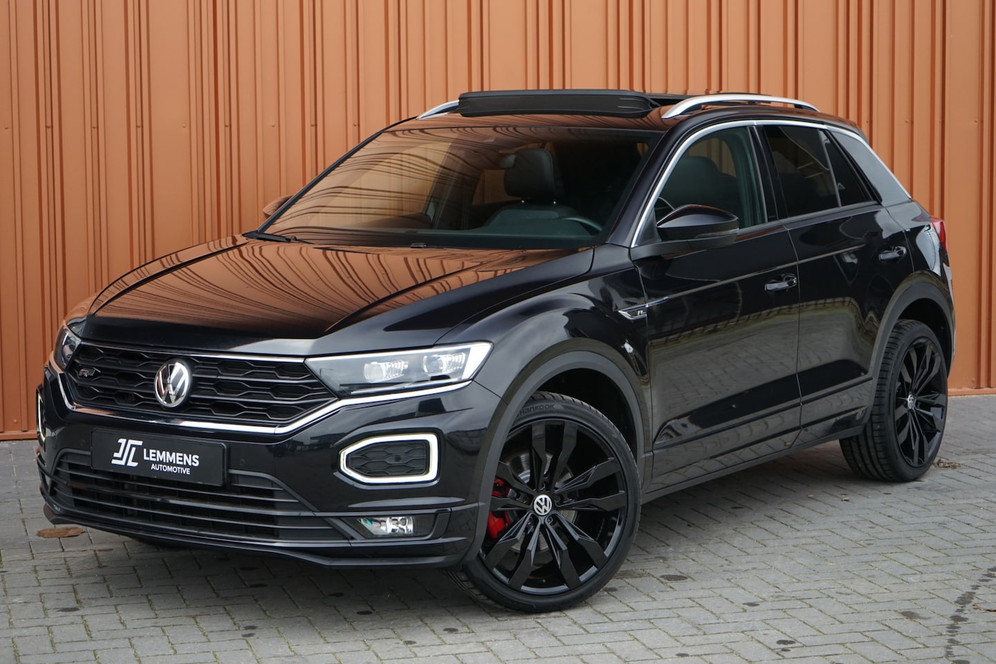 Volkswagen T-Roc - 1.5 TSI R-LINE 150PK DSG Panodak Virtual Beats ACC Trekhaak VOL! - AutoWereld.nl