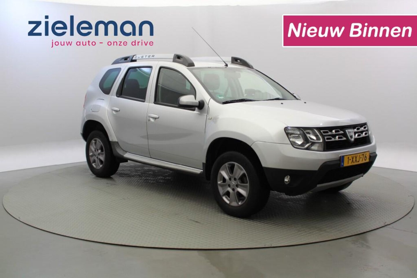 Dacia Duster - 1.2 TCe 4x2 Laureate - Navi, Trekhaak - AutoWereld.nl