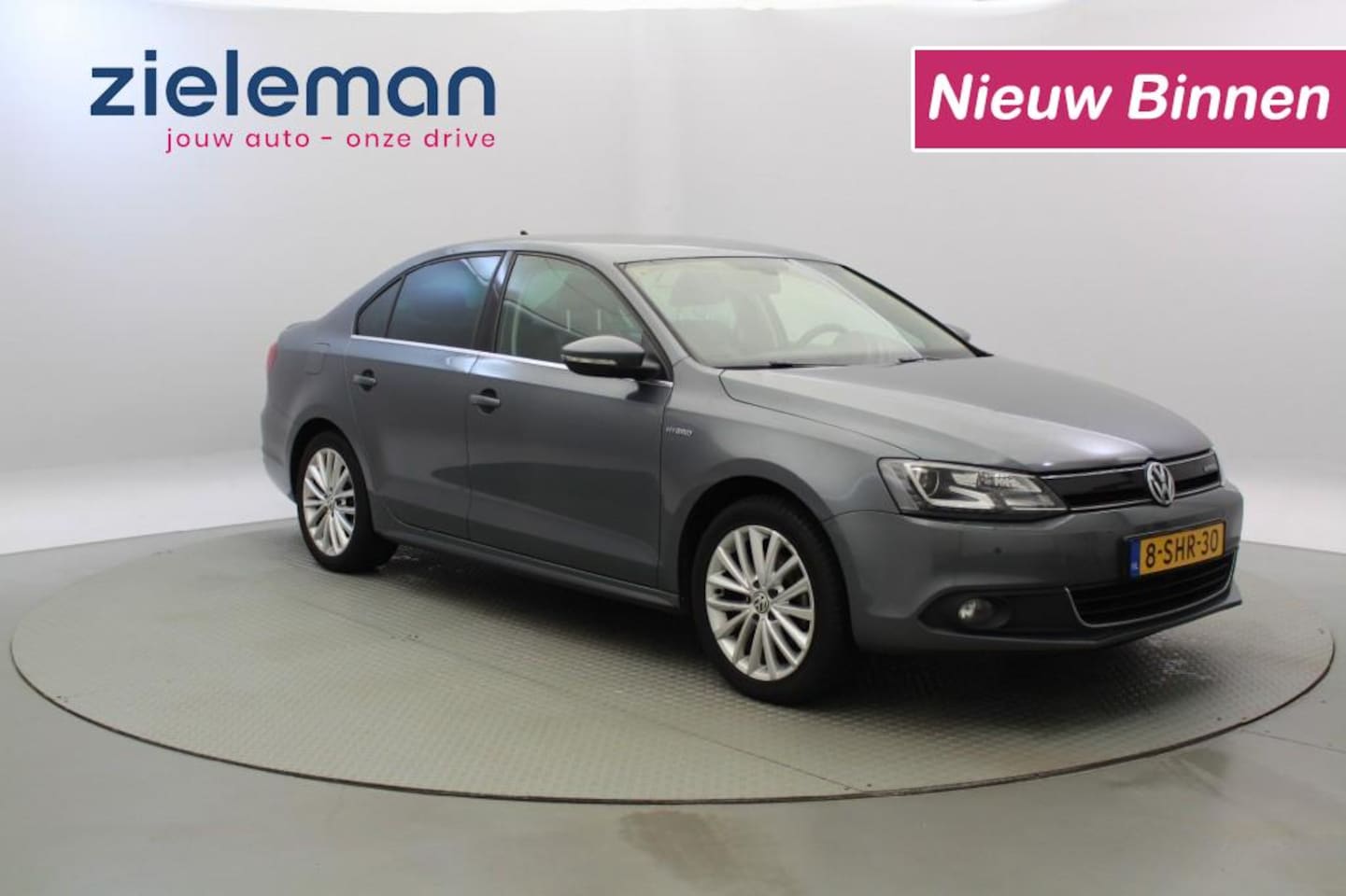 Volkswagen Jetta - 1.4 TSI Hybrid Highline Automaat - LED, Navi, Clima, PDC - AutoWereld.nl