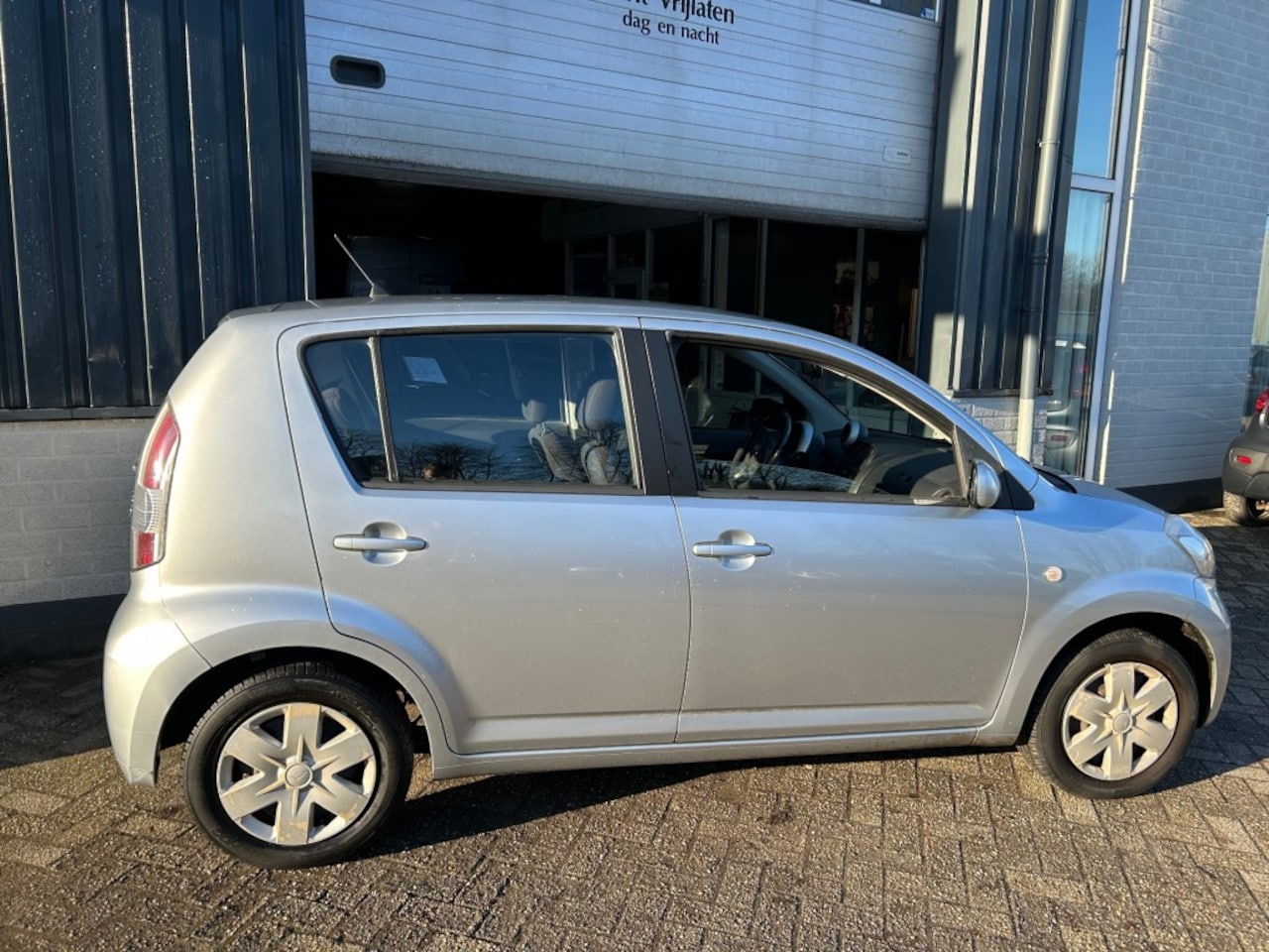 Daihatsu Sirion - 1.3-16V COMFORT 112.904 km nap pas - AutoWereld.nl