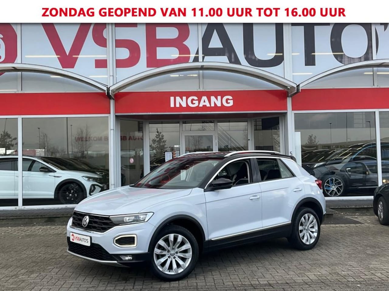 Volkswagen T-Roc - 1.5 TSI 150PK SPORT HALF-LEER DIGITALE-SCHERM NAVI CARPLAY - AutoWereld.nl