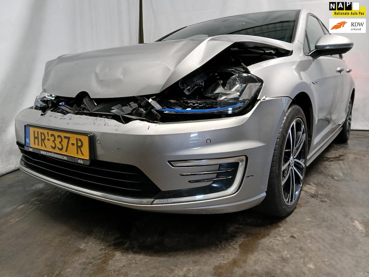 Volkswagen Golf - 1.4 TSI GTE - Automaat - Airco - Navi - Export - Schade - AutoWereld.nl