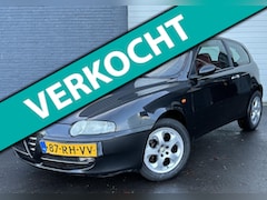 Alfa Romeo 147 - 1.6 T.Spark Distinctive NWE APK/LEDER/LUXEUITVOERING