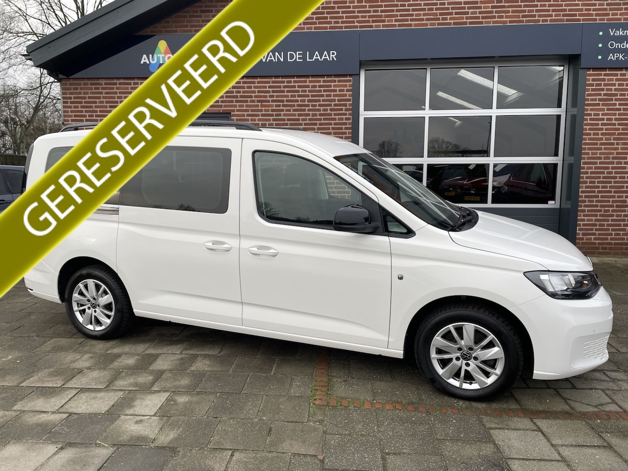 Volkswagen Caddy Maxi - 1.5 TSI 7p STYLE 84kw Life ( DEURTJES, Navigatie, Cruise control, Parkeersensoren V+A) RIJ - AutoWereld.nl