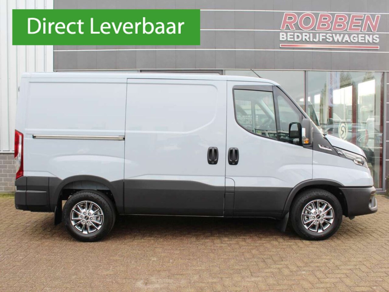 Iveco Daily - 35S16 A8 V 2.3 300 Aut. L1H1 2 Schuifdeuren nieuw - AutoWereld.nl