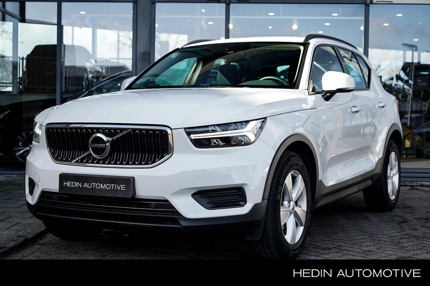 Volvo XC40 - 1.5 T2 Momentum Core | Handgeschakeld! | Slechts 46.000 km | 2 jaar Volvo Garantie | Parke - AutoWereld.nl