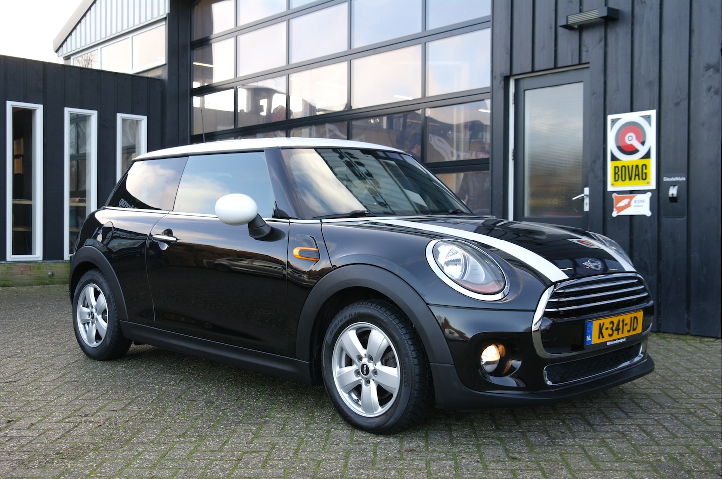 MINI Cooper - 1.5 | Cruise | Navi | Half-Leder - AutoWereld.nl