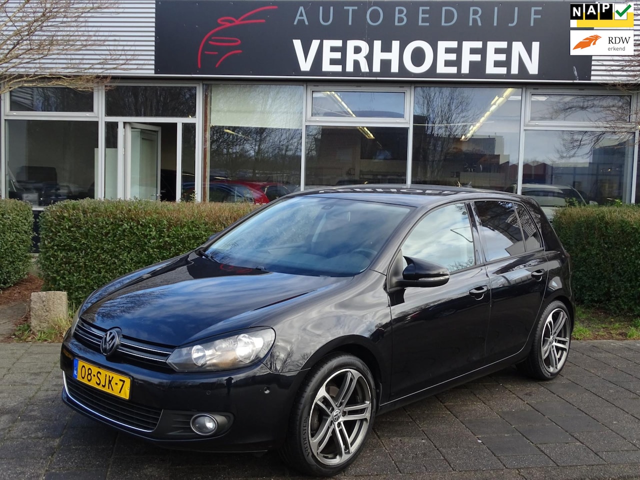 Volkswagen Golf - 1.2 TSI Highline BlueMotion - APPLE-CARPLAY - CRUISE / CLIMATE CONTR - AUTOMATISCH INPARKE - AutoWereld.nl