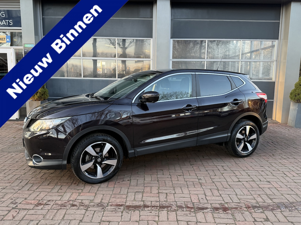 Nissan Qashqai - 1.6 N-Connecta 2016 Navi,Camera,Clima,Cv,Trekhaak Hoge zit Dealer onderhouden - AutoWereld.nl