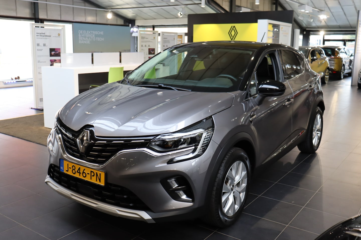 Renault Captur - TCe 100 pk Intens - AutoWereld.nl