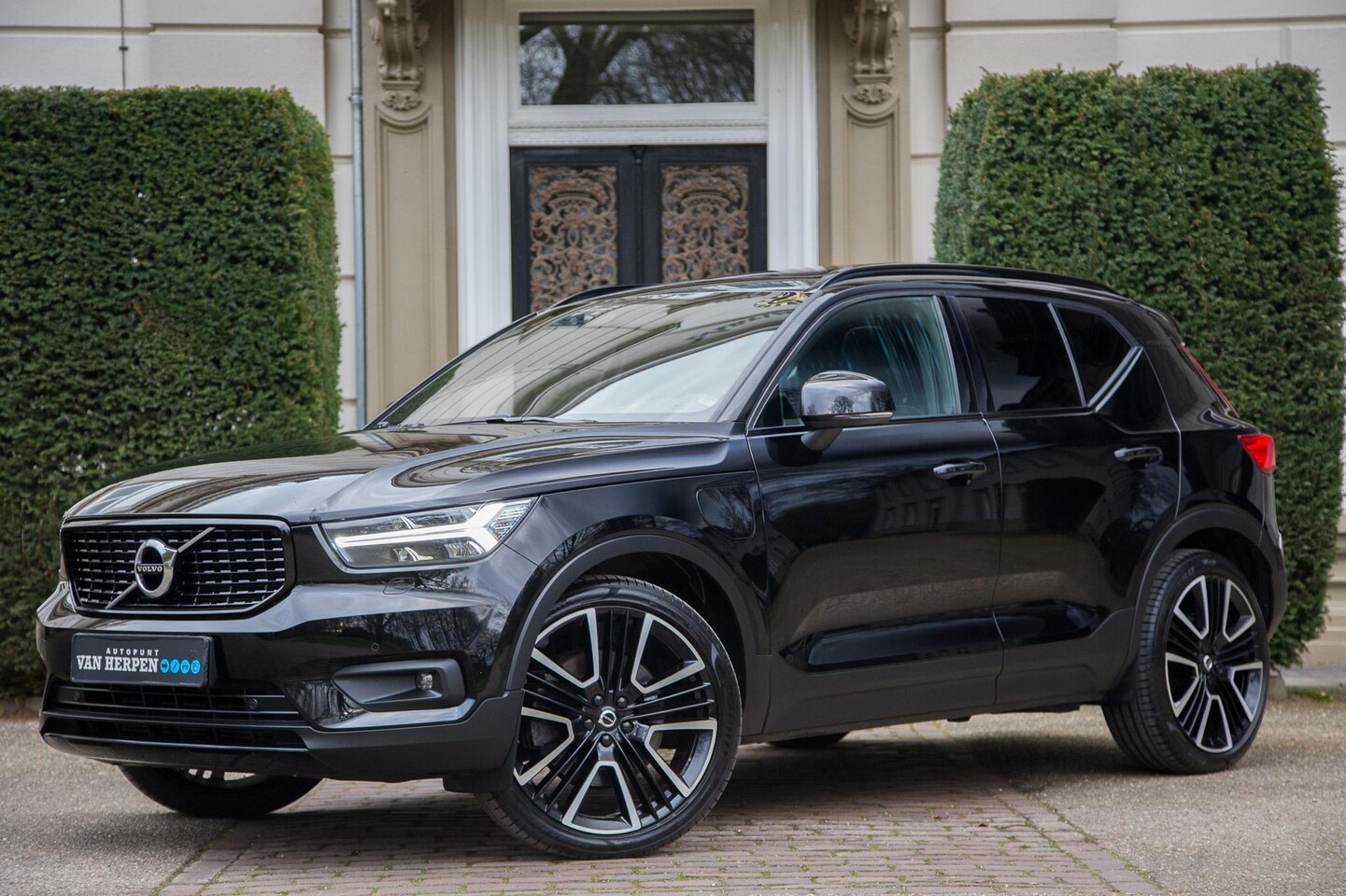 Volvo XC40 - 1.5 T5 Recharge R-Design Pano | H&K | 21 Inch | Pilot Pack - AutoWereld.nl