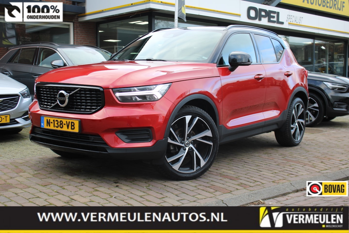 Volvo XC40 - T2 129PK Geartronic R-Design + 20"/ Navi/ Full-LED/ Panorama/ Winterpakket/ Camera/ Trekha - AutoWereld.nl