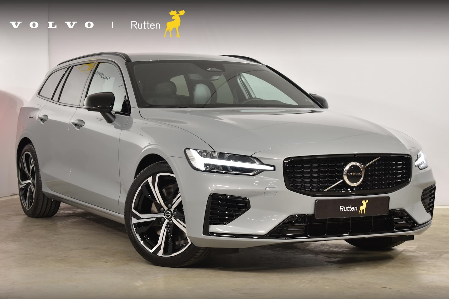 Volvo V60 - T6 350PK Longe Range Recharge AWD Plus Dark / Driver assist / Sportstoelen / donker getint - AutoWereld.nl