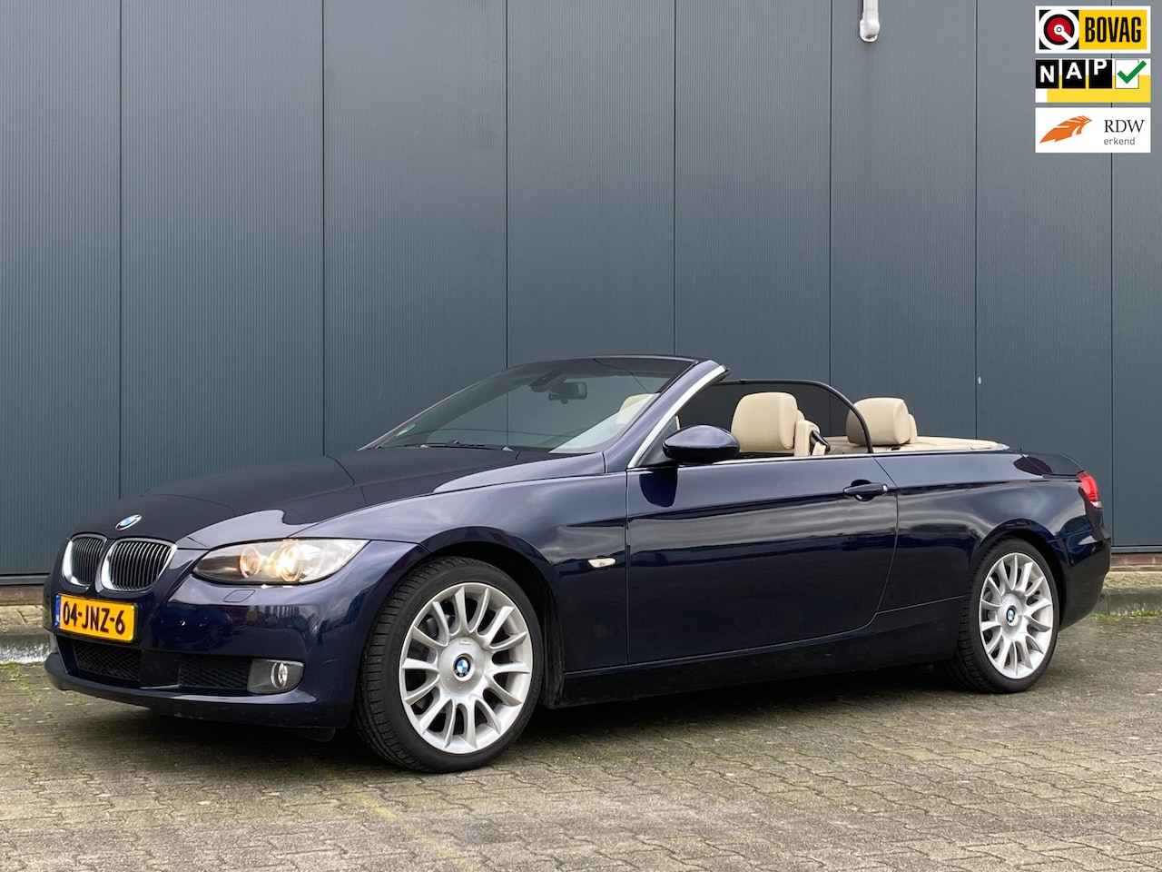 BMW 3-serie Cabrio - 320i Summer Individual | Bi-Xenon | Windscherm | Leder | 18" Breedset | Stoelverwarming - AutoWereld.nl