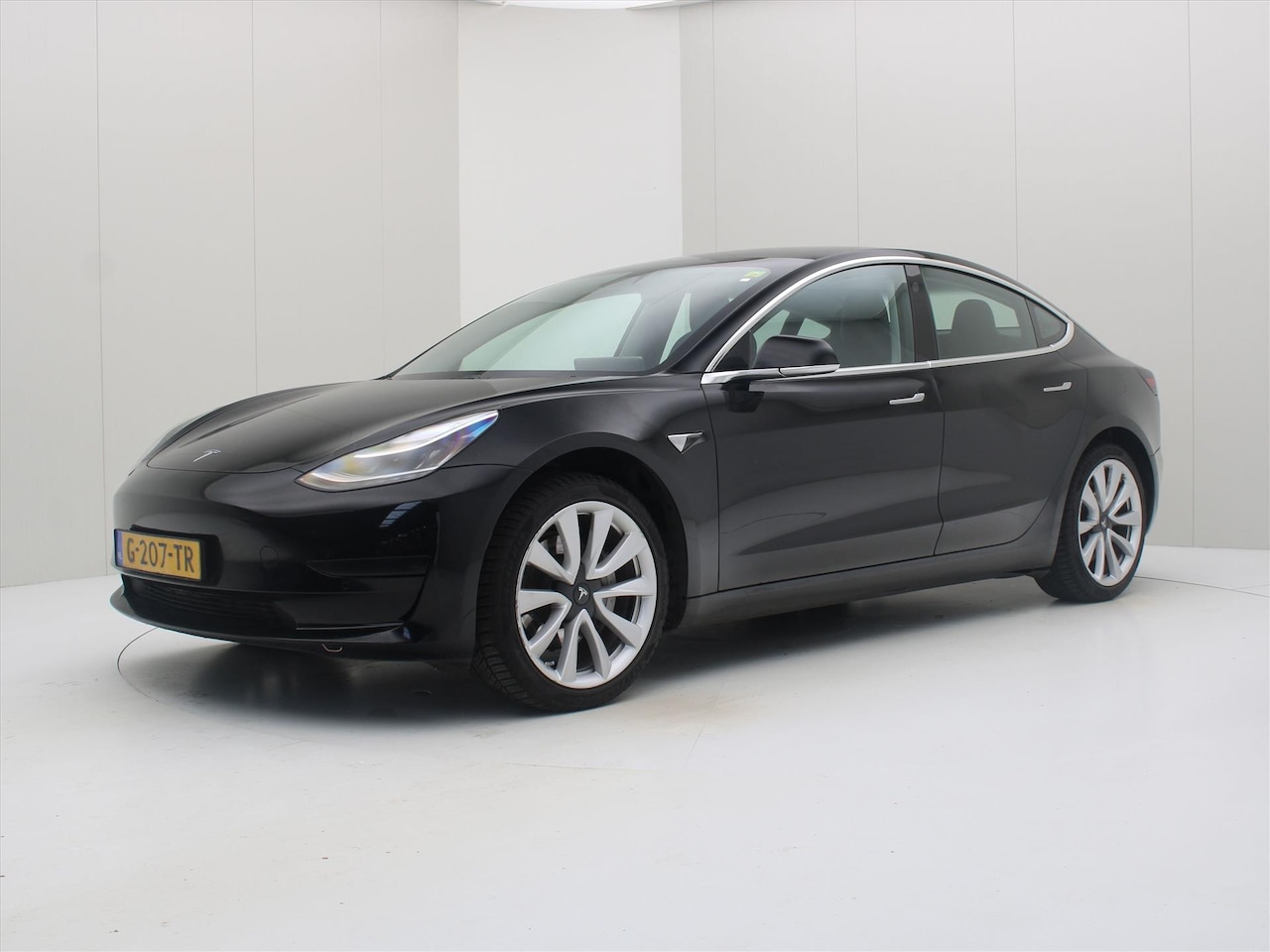 Tesla Model 3 - Standard RWD Plus [ AUTOPILOT+19 LMV+PREMIUM AUDIO ] - AutoWereld.nl