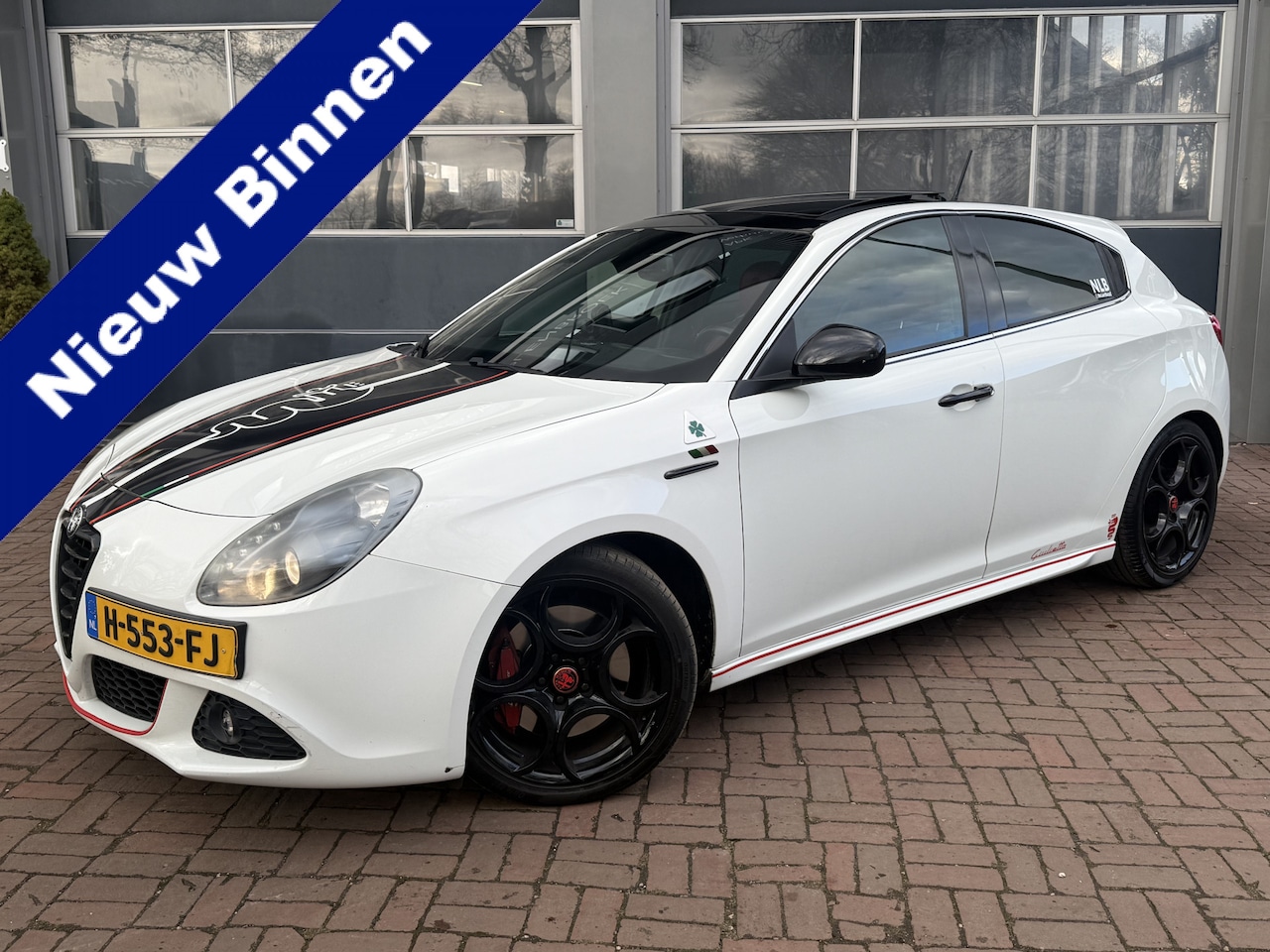 Alfa Romeo Giulietta - 1.4 T Distinctive Leer,Schuifdak,18Inch,Clima Bj 2011 km 157.956 Uniek !! - AutoWereld.nl