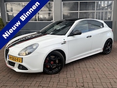 Alfa Romeo Giulietta - 1.4 T Distinctive Leer, Schuifdak, 18Inch, Clima Bj 2011 km 157.956 Uniek